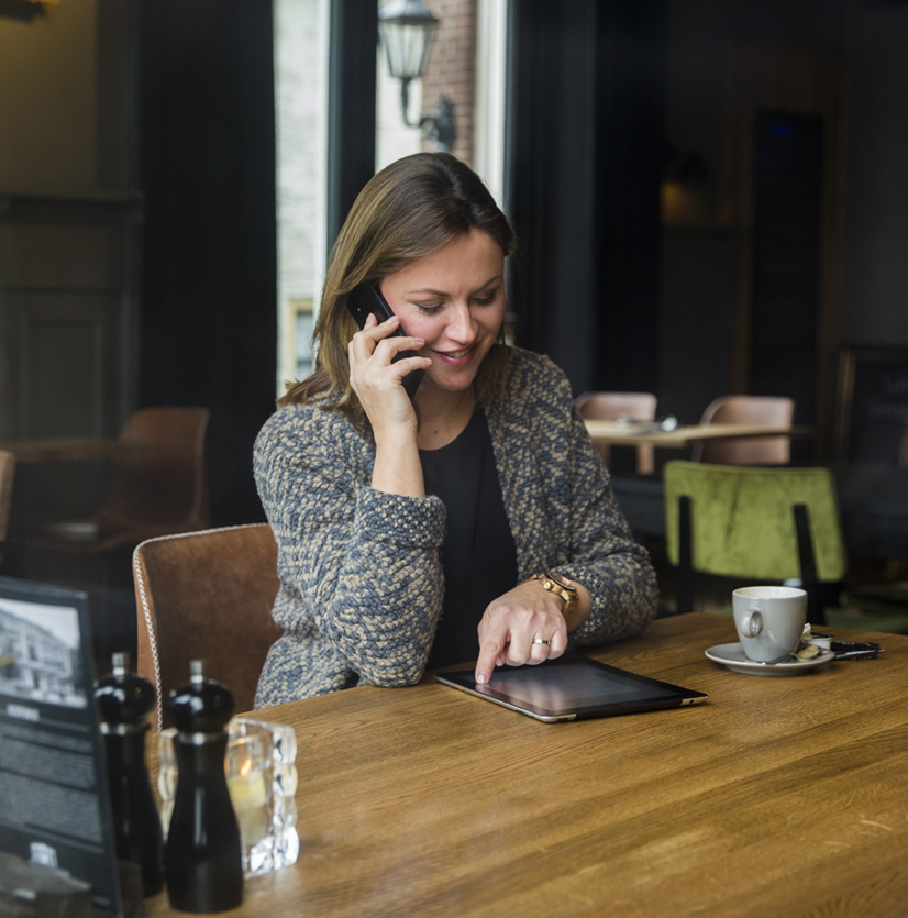 vrouw telefoneren medewerker misverstand voorkomen